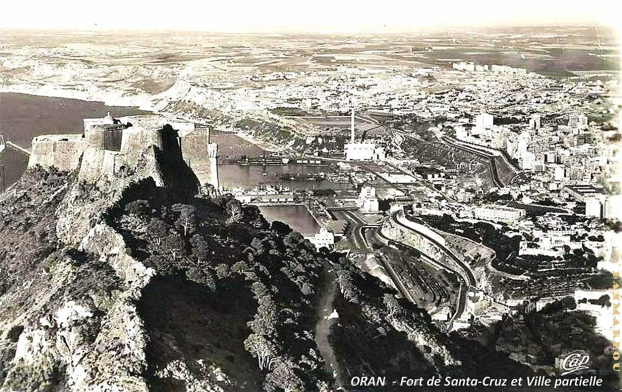Oran - Santa-Cruz - Fort et Ville partielle.JPG